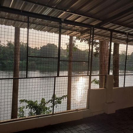 Stayberries River Rock Villa Athirapilly Kizhake Chalakudi Exterior photo