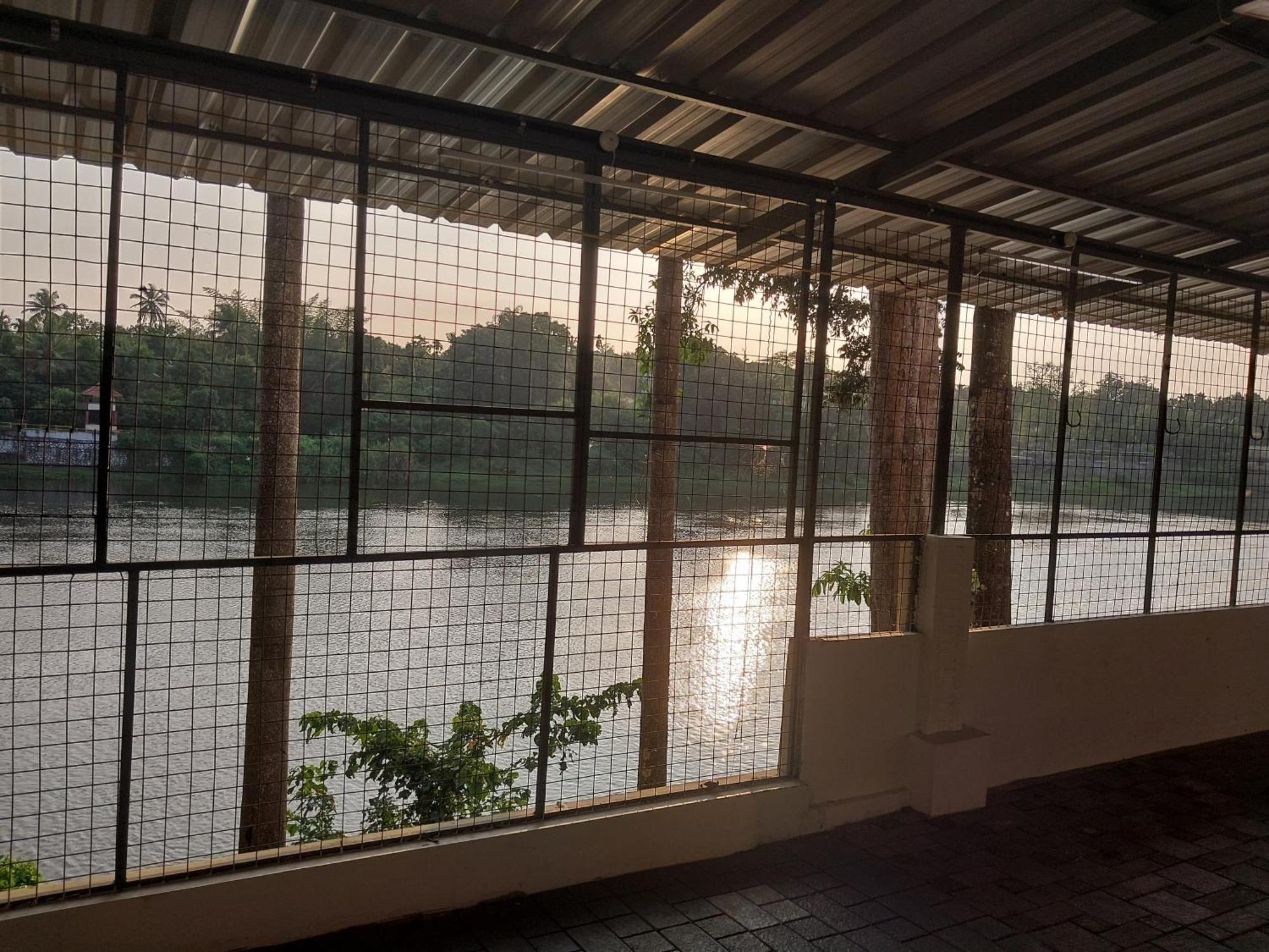 Stayberries River Rock Villa Athirapilly Kizhake Chalakudi Exterior photo
