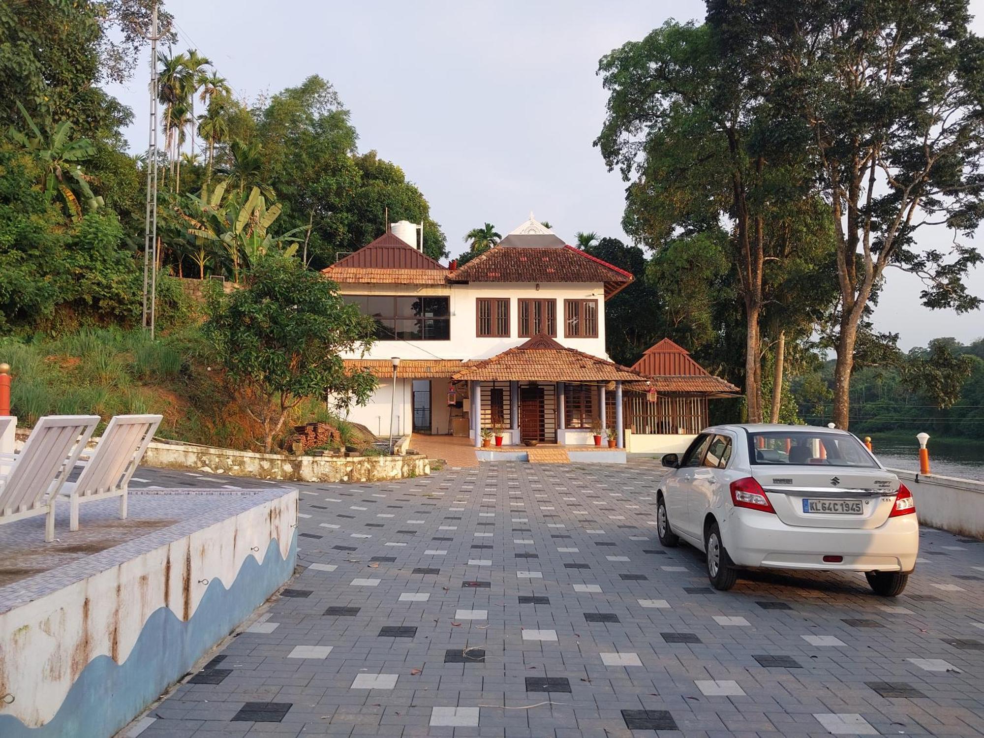 Stayberries River Rock Villa Athirapilly Kizhake Chalakudi Exterior photo