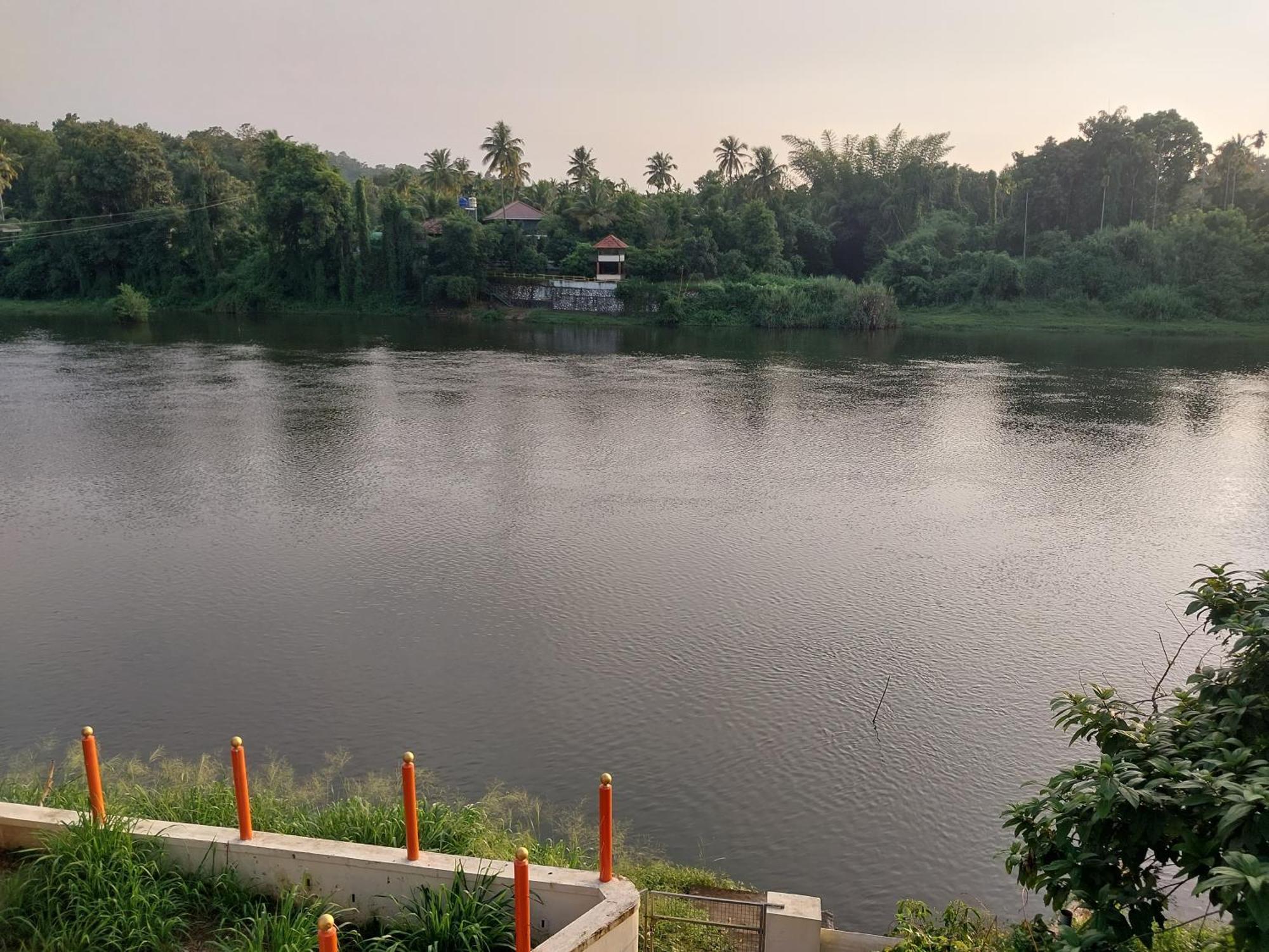 Stayberries River Rock Villa Athirapilly Kizhake Chalakudi Exterior photo